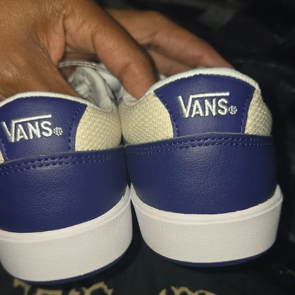 NEW W/TAGS. Vans Blue and Cream Sneakers Classic Low-Top Design BIG KIDS - Picture 4 of 8